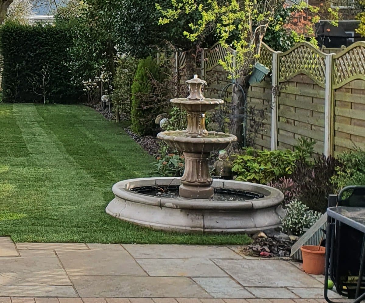 2 Tiered Barcelona Fountain, Small Cambridge Double Pool Surround