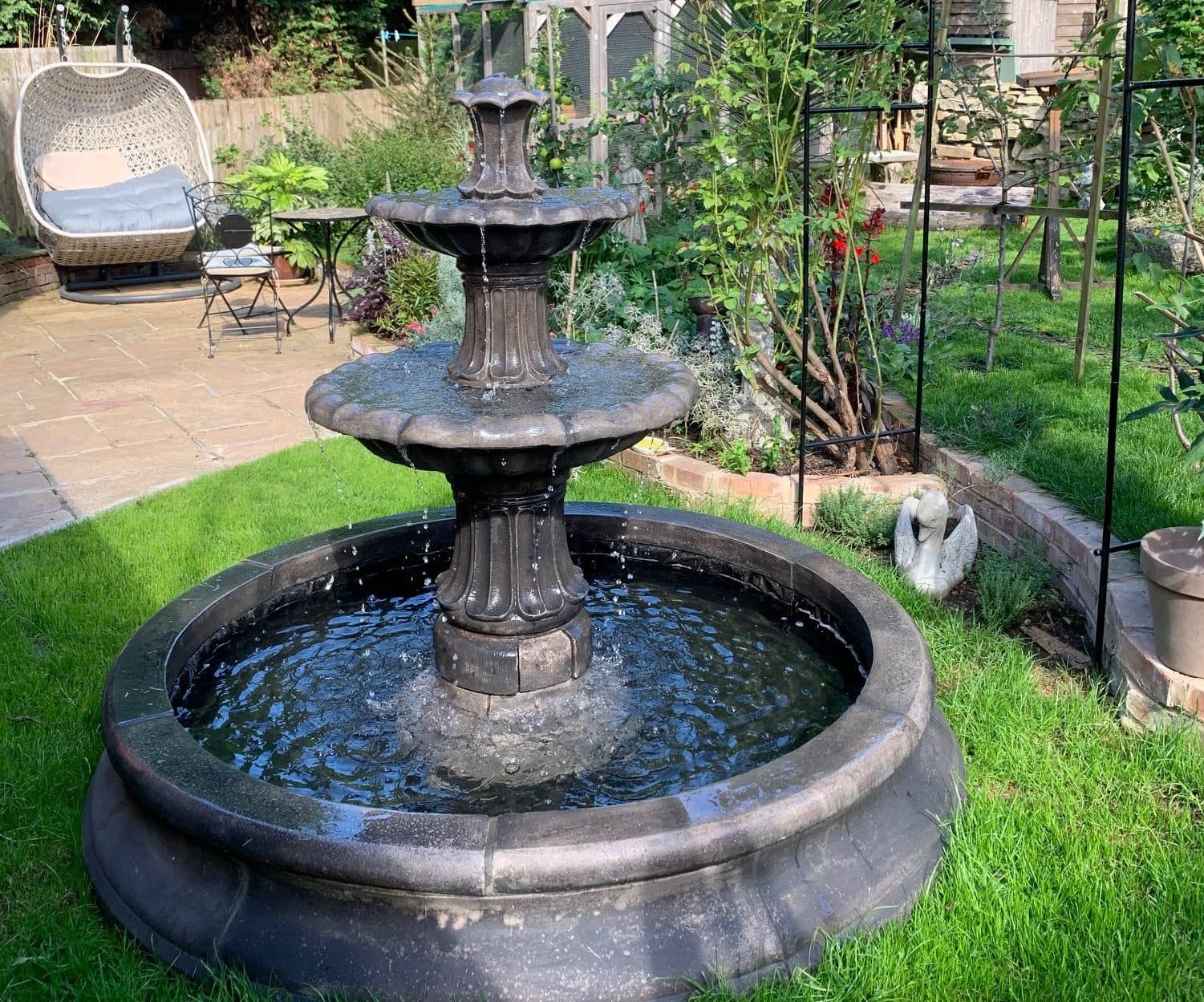 2 Tiered Barcelona Fountain, Small Cambridge Double Pool Surround