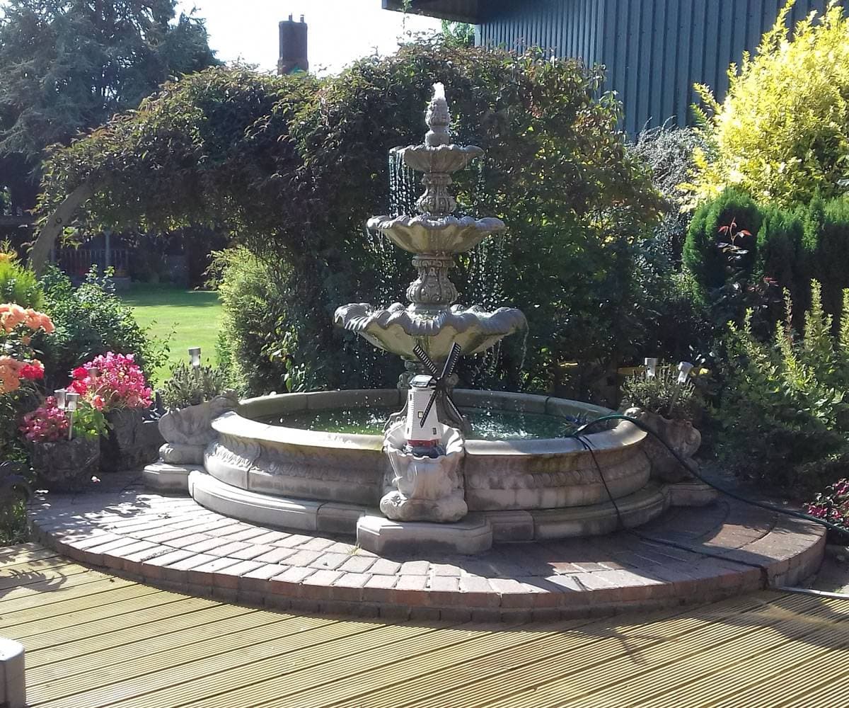 3 Tiered Windsor Fountain With A Small Neopolitan Pool Surround Optional Shells