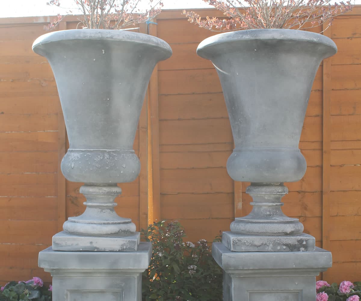 Single Kensington Urn on Panel Plinth