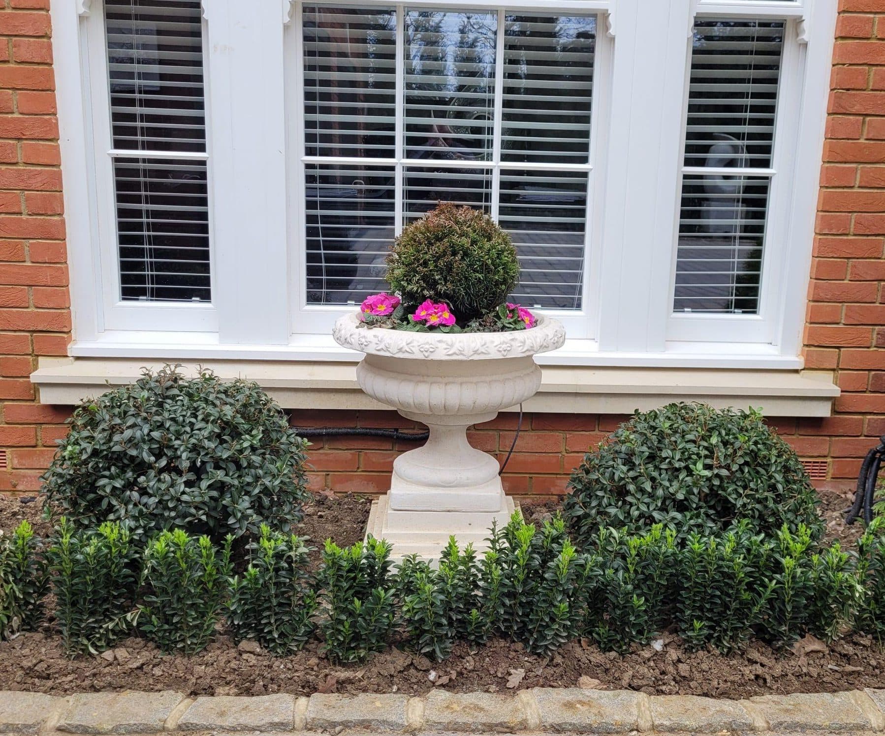Single Victorian Urn on Regis Plinth