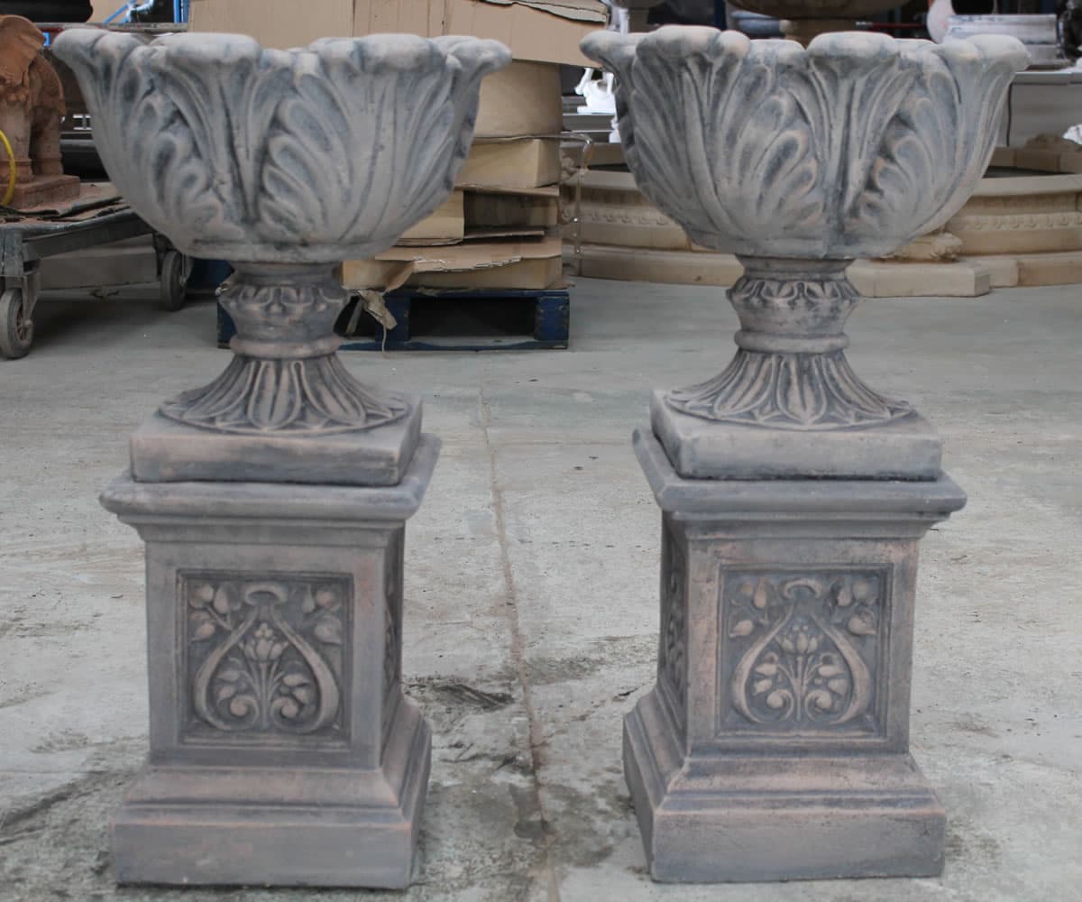 Single Tulip Urn on Sherwood Plinth