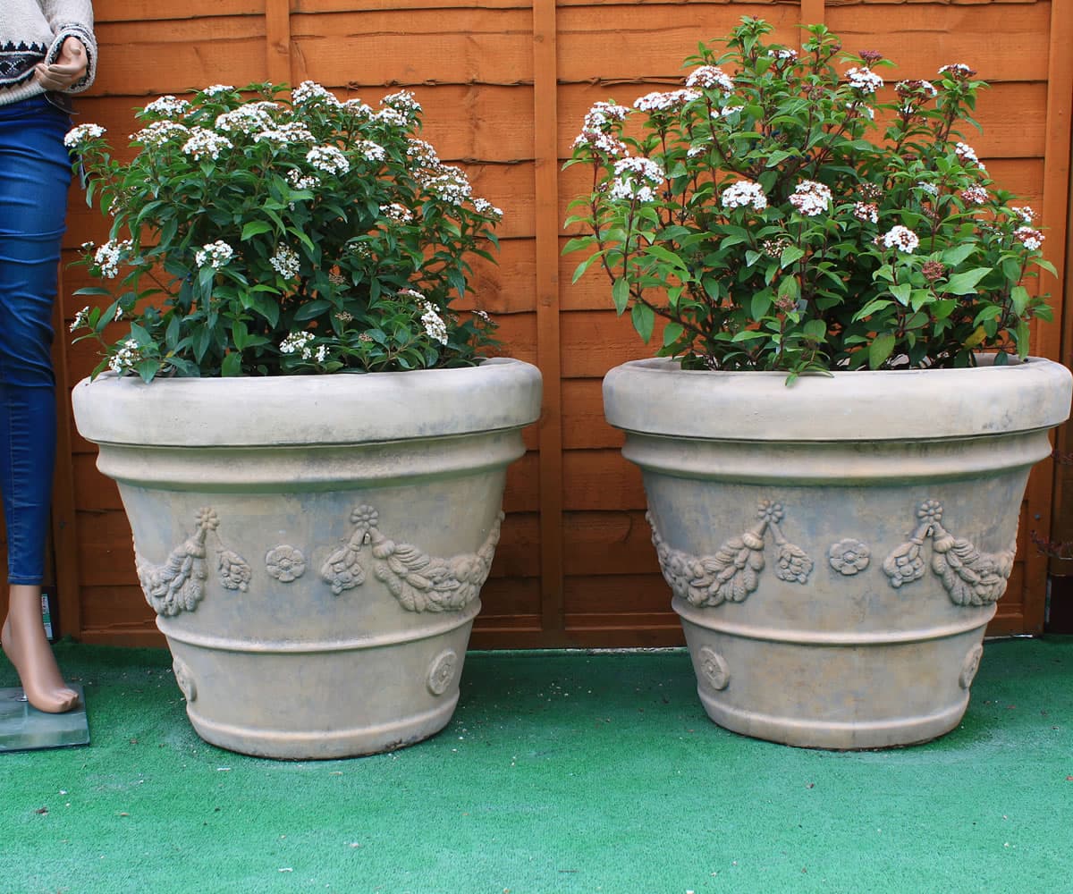 Single Large Tudor Tub