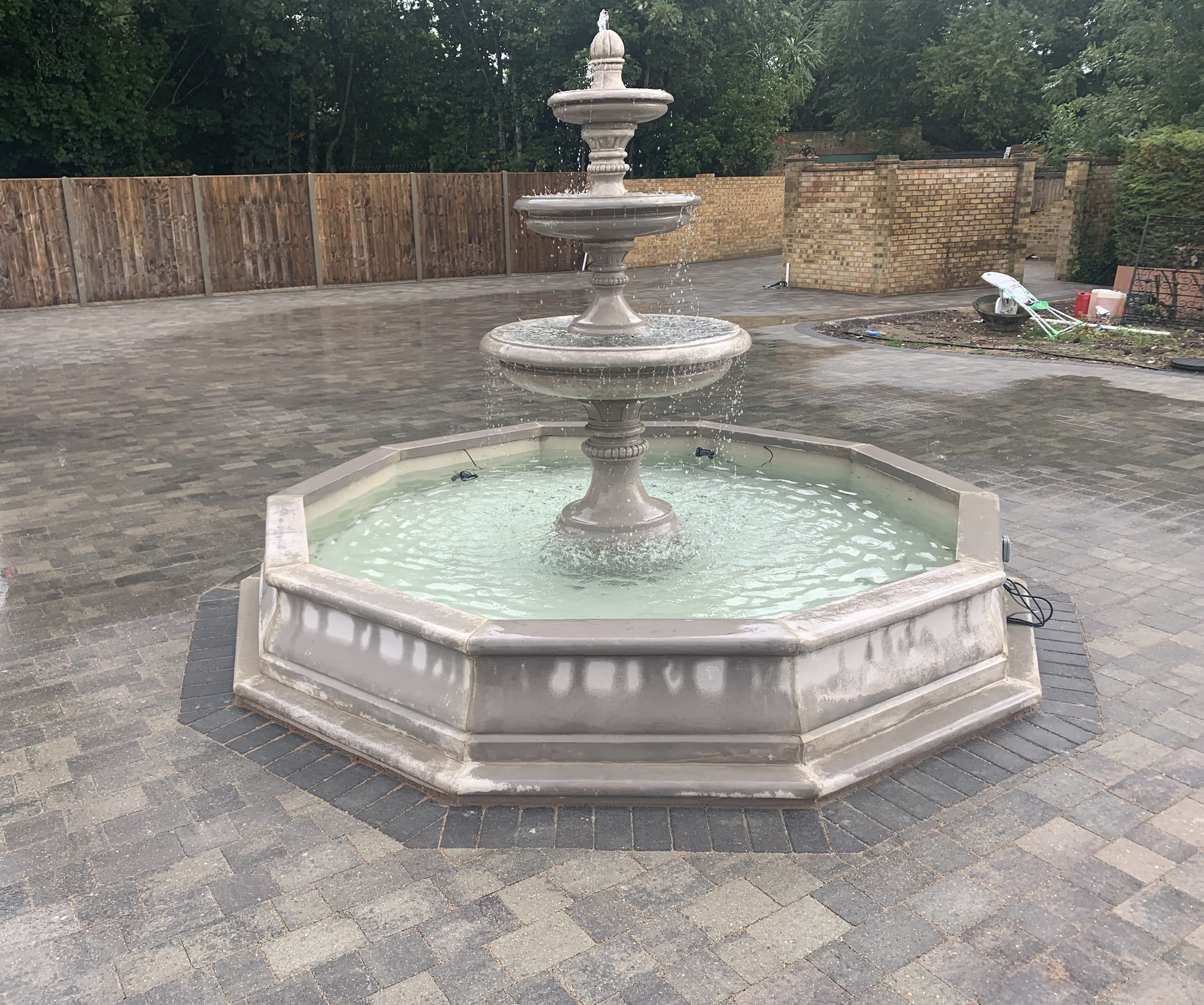 3 Tiered Edwardian Fountain with Large Fronteir Pool Surround