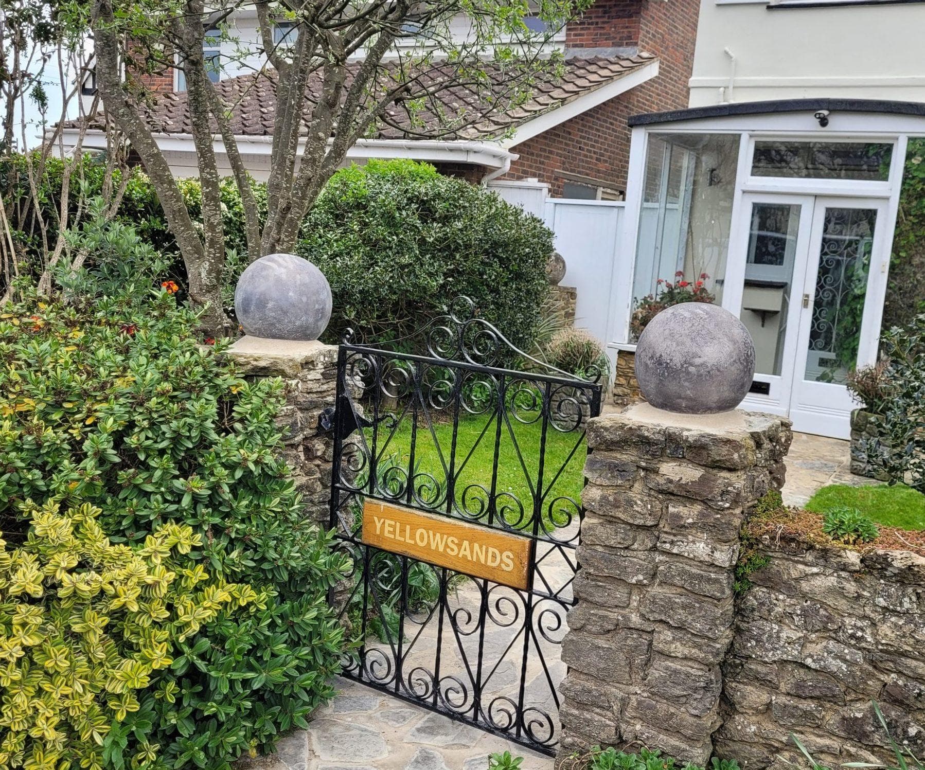 Pair of Ball Gate post Finial pillar caps