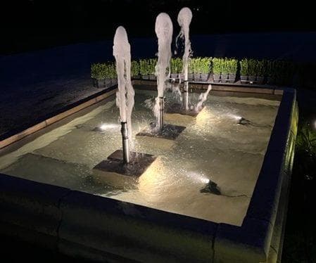 Large Square Romford Pool with display pumps