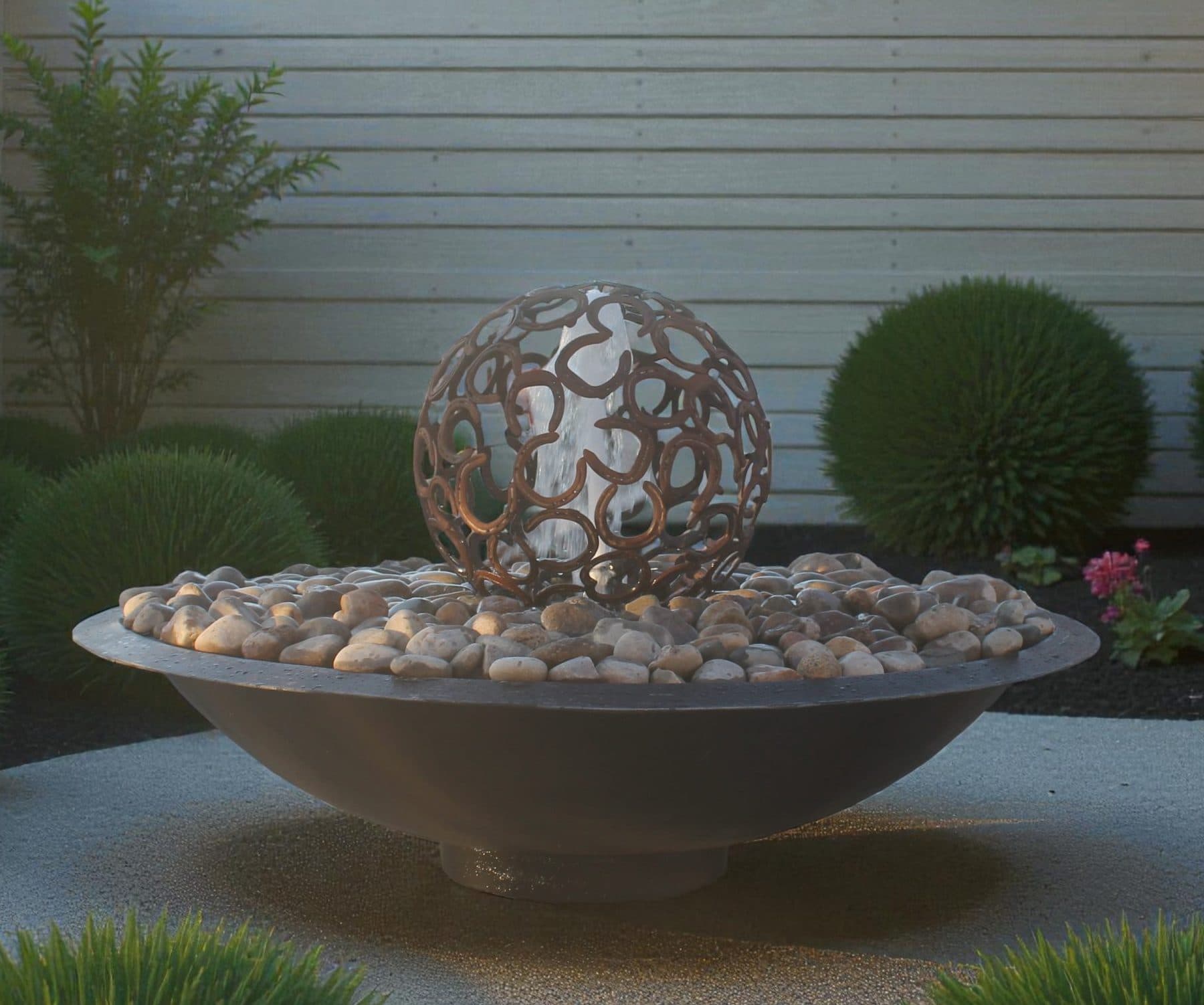 Riviera water fountain with Horse shoe sphere
