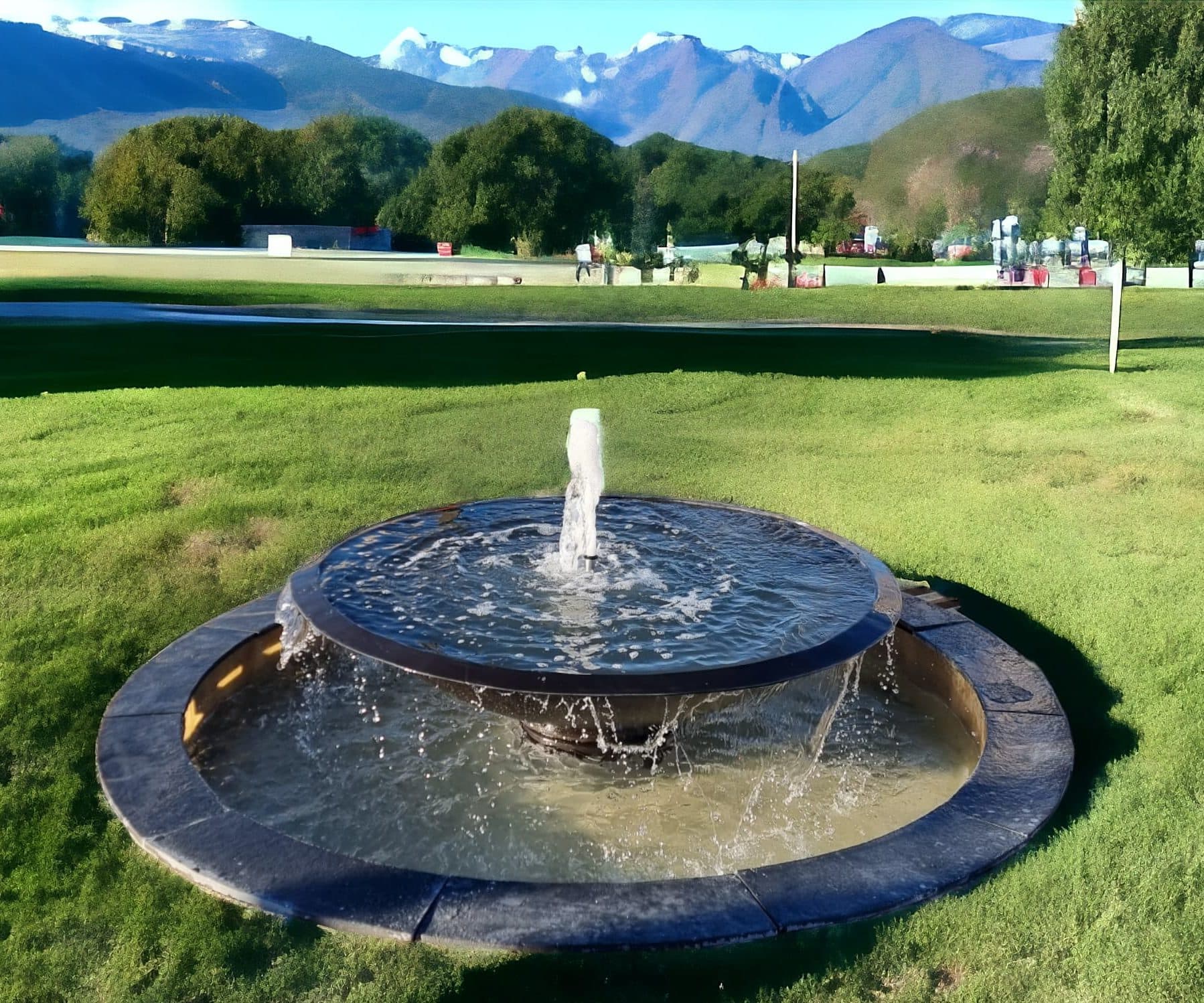 Circular Richmond water fountain with Riviera bowl