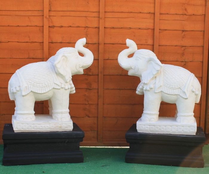 elephants plinths