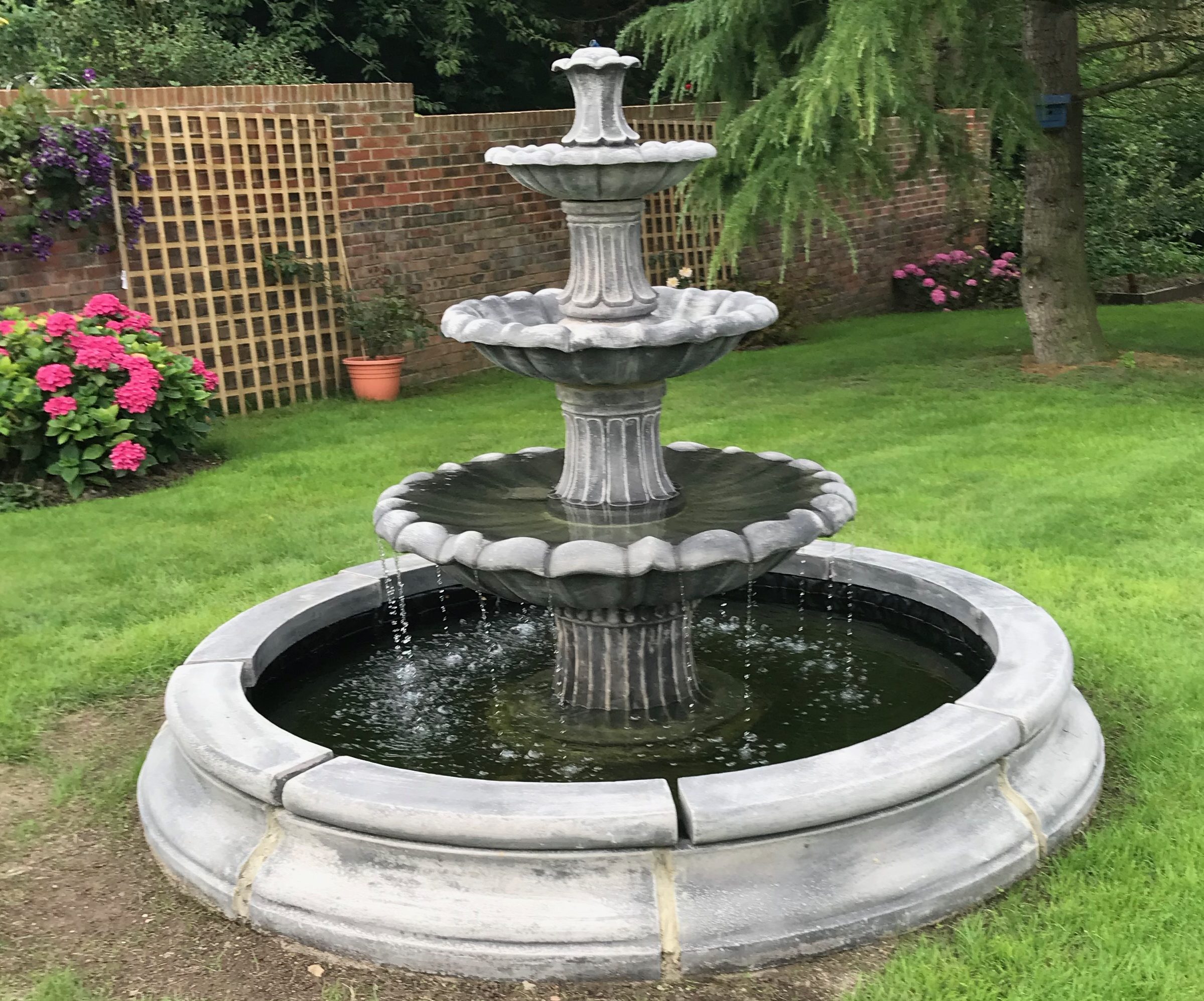 3 Tiered Medium Barcelona Fountain, Medium Cambridge Double Pool